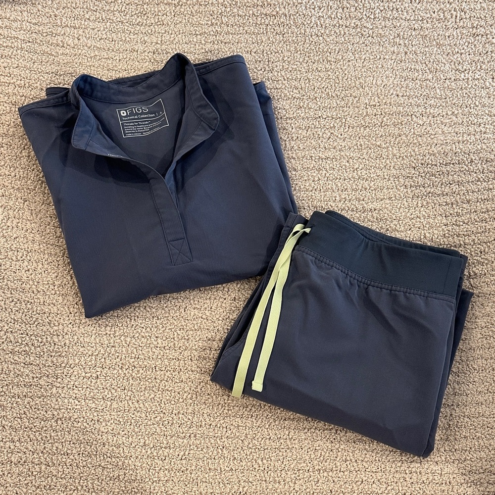 Women’s Figs Scrub Top Small Rafaela Top Medium Livingston Bottoms